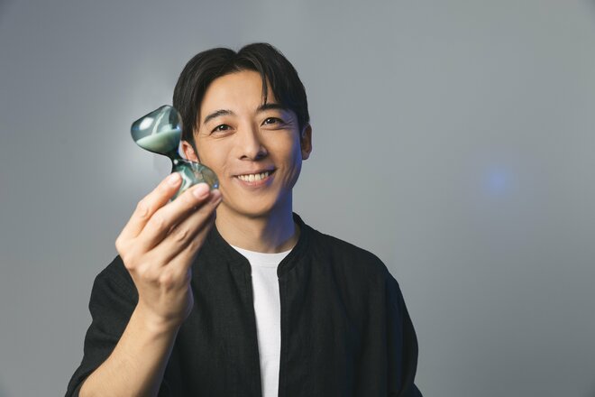 高橋一生　撮影／有坂政晴　ヘアメイク／田中真維（MARVEE）　スタイリスト／秋山貴紀（A inc.）（2/10）