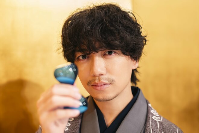 山崎育三郎　撮影／三浦龍司（8/10）