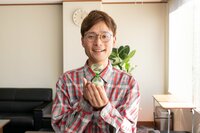 駆け抜けて軽トラ・小野島徹「年収5万円くらいでした」餅田コシヒカリとの知名度格差“1位”のコンビ愛