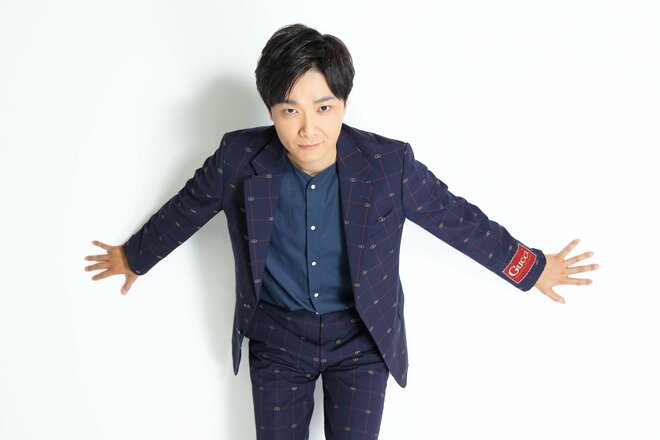 井上芳雄　撮影／河村正和　ヘアメイク／川端富生　スタイリスト／吉田ナオキ（4/5）