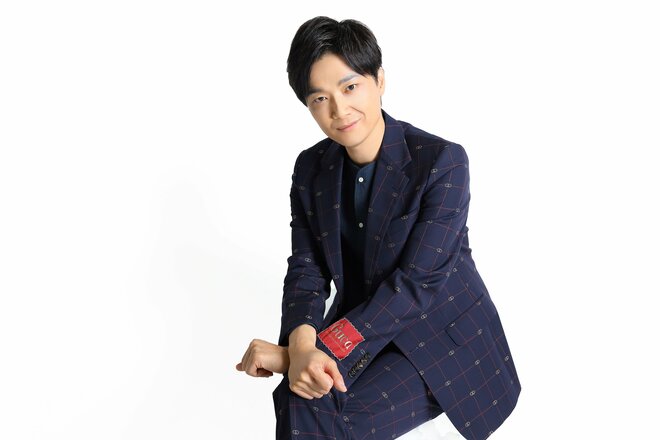 井上芳雄　撮影／河村正和　ヘアメイク／川端富生　スタイリスト／吉田ナオキ（2/5）