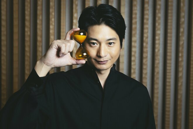 向井理　撮影／有坂政晴　ヘアメイク／宮田靖士　スタイリスト／外山由香里（6/10）