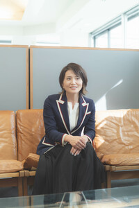 金子恵美「公用車で息子を保育園に送迎」夫の文春砲の裏で妻は新潮砲を被弾！だからこそ訴える「国民目線の政治」