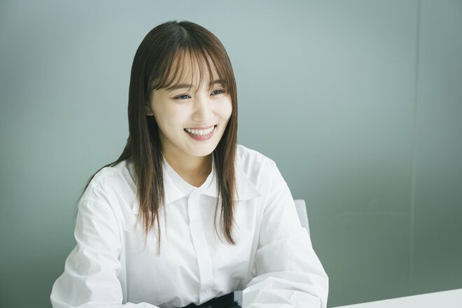 菅井友香　撮影／有坂政晴　ヘアメイク／相場清志(eif)　スタイリスト／山本杏那 （6/6）