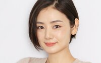 女優・片山萌美「衣装合わせのとき“私、似合うじゃん”って思いました(笑)」ドラマでのナース服姿が好評、新作映画では喪服姿も披露