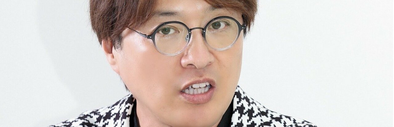 酒井一圭が映画『純烈ドキュメンタリー 死ぬまで推すのか』つくった本当の理由「胸を締め付けられるような話がいくつも出てくる」デビュー15周年『純烈』熱いファンの姿}