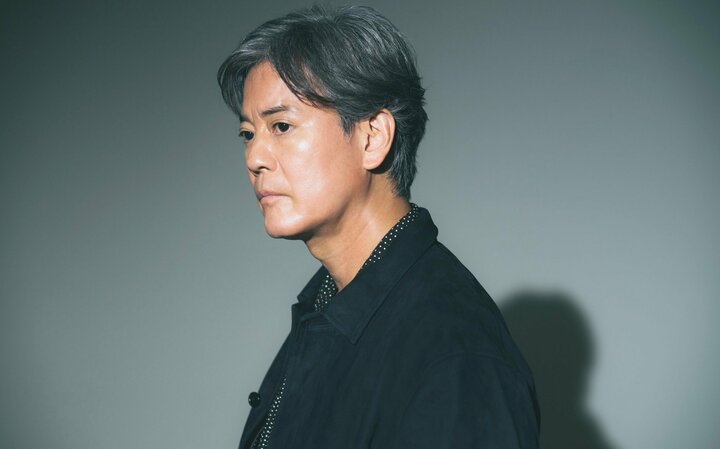 「俳優なんだから何やったっていいじゃん！」独立後の唐沢寿明がまき続けている“ビラ”、蜷川幸雄に学んだセンスや才能の“残酷さ” 