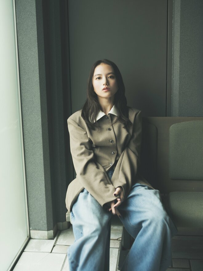 清原果耶　　撮影／冨田望　ヘアメイク／窪田健吾(aiutare)　スタイリスト／井阪恵(dynamic)スタイリスト／（2/4）