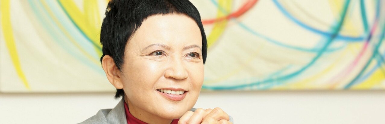 「ツテはないですと本当のことを言うと、他の人に企画を回されてしまう…」作家・家田荘子の人生を変えた出来事「歯がカチカチと鳴って……飲んでいた紅茶をこぼしてしまうほど緊張していました」}