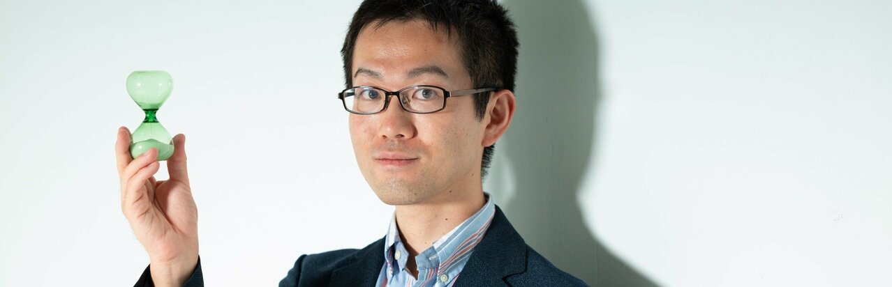 高橋一生主演で『渚の螢火』がドラマ化！作家・坂上泉に訪れた人生最大の「エラいこっちゃ」本土復帰目前の沖縄を舞台にしたクライムサスペンス}