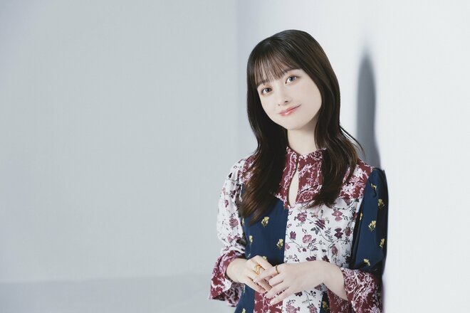 橋本環奈　撮影／有坂政晴　ヘアメイク／NAYA スタイリスト／滝沢真奈（4/5）