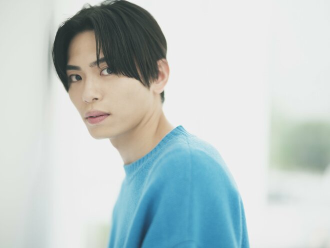 影山拓也　撮影／冨田望　ヘアメイク／大島智恵美（6/9）