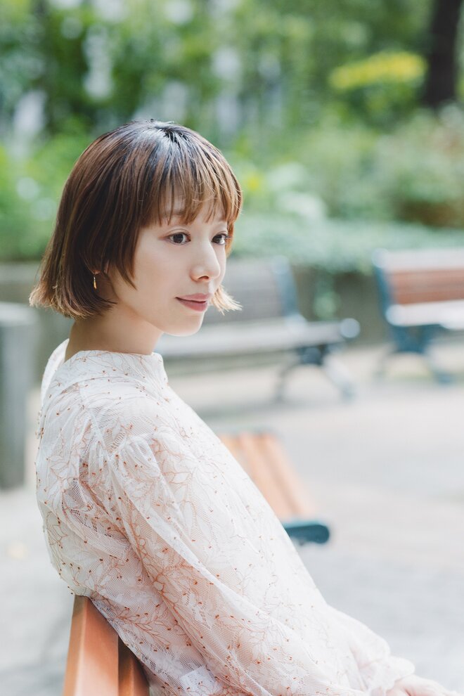 夏帆　撮影／有坂政晴　ヘアメイク／石川奈緒記　スタイリスト／金子夏子（4/4）