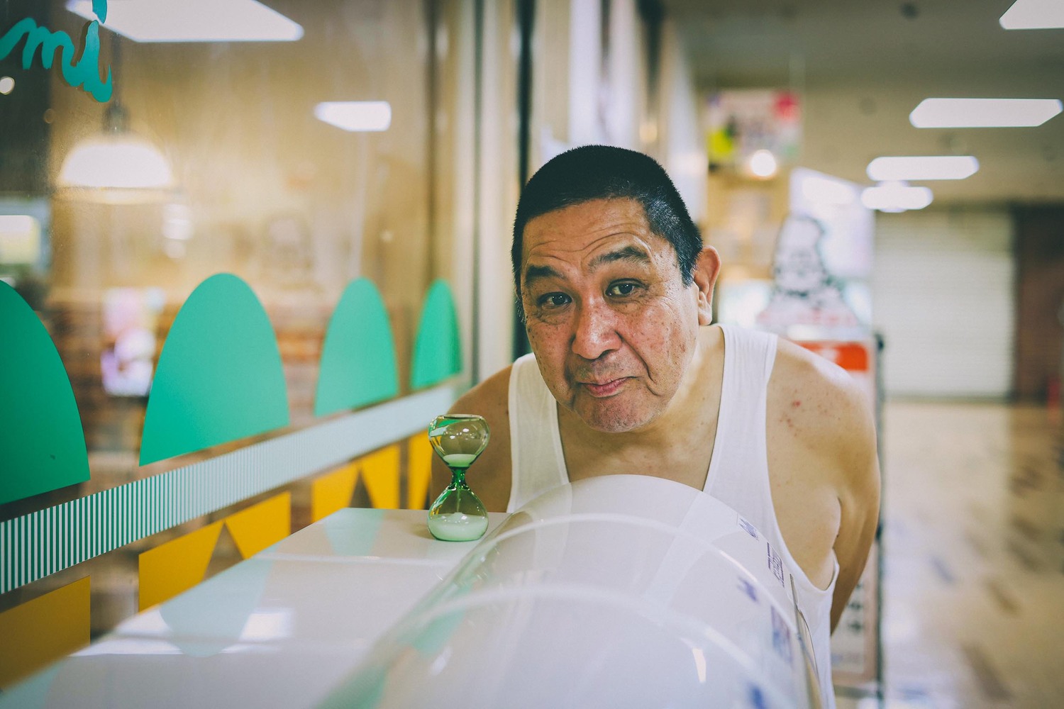 (4ページ目) “たまのランニング”こと石川浩司「インスタント麺の袋は2000枚、空き缶は3万個あります」ゴミも積もれば本になる