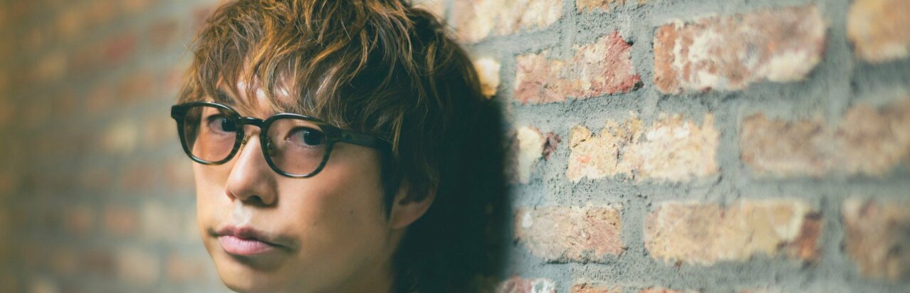 名曲『明日はきっといい日になる』高橋優が語る人生の転機、大学3年時の｢未来家計簿｣と狸小路の｢坊主チャレンジ｣、デビュー15周年の心境の変化｢朝起きて日を浴びる｣生活に}