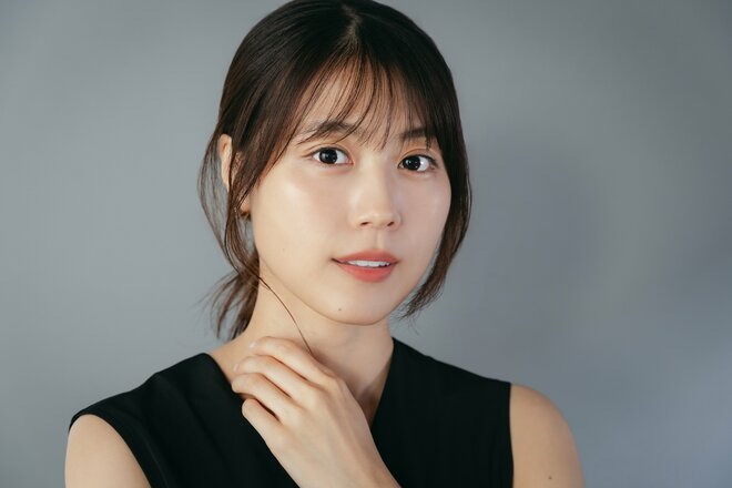 有村架純　撮影／有坂政晴　ヘアメイク／新山いずみ　スタイリング／瀬川結美子（6/9）