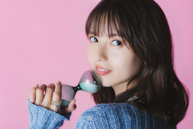 齋藤飛鳥　撮影／有坂政晴　ヘアメイク／猪股真衣子（TRON）　スタイリスト／市野沢祐大（TEN10）（8/9）