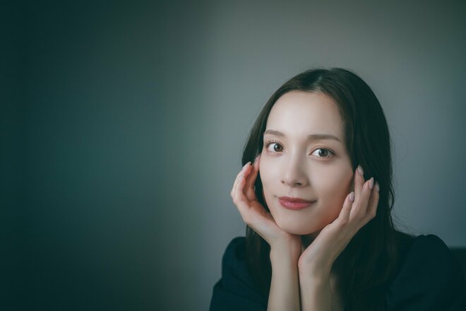 都丸紗也華　撮影／有坂政晴（5/7）