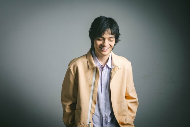 人気ドラマに多数出演の俳優・岡山天音が語る理想の演技…芦田愛菜との共演ドラマ『片想い』岡田惠和脚本の魅力}