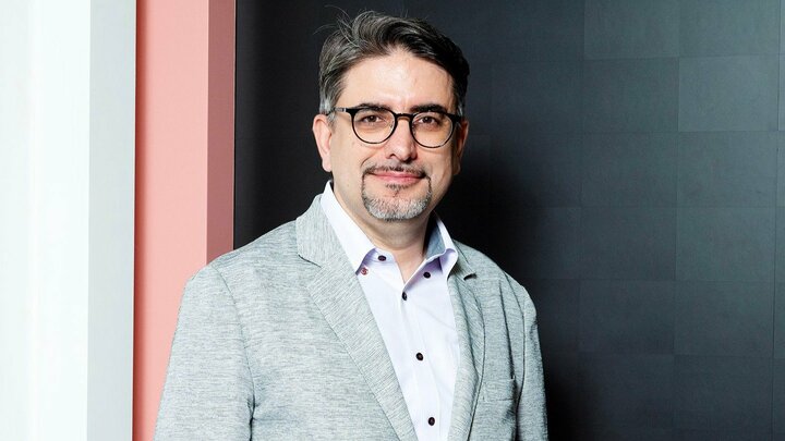 エミン・ユルマズが語る“失われた30年”…日本でIT産業が育たず中国で巨大プラットフォームが成功した理由 