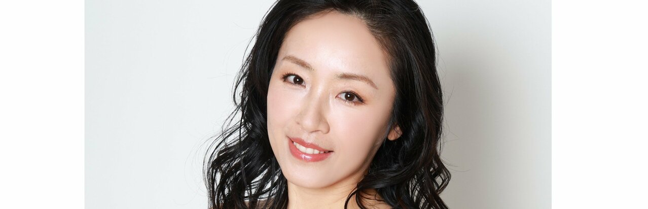 『恋の罪』神楽坂恵15年ぶり写真集で“44歳の生まれたままの姿”披露、夫・園子温監督の反応と｢見てもらいたかった｣大きいチャームポイント}