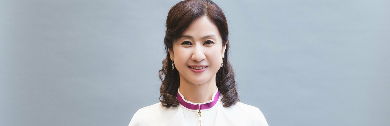 小林綾子、98歳現役プロデューサーの石井ふく子との出会いは小学5年生のとき。「私の今日があるのは先生のおかげ」}