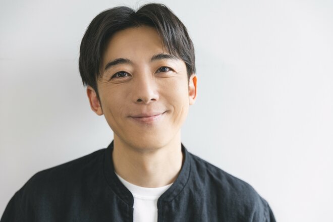 高橋一生　撮影／有坂政晴　ヘアメイク／田中真維（MARVEE）　スタイリスト／秋山貴紀（A inc.）（7/10）