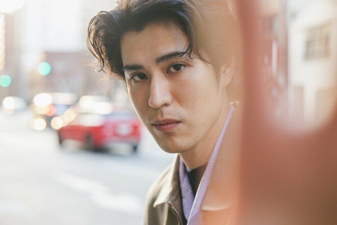 寛一郎　撮影／有坂政晴　ヘアメイク／Taro Yoshida (W)　スタイリスト／石井大（5/10）