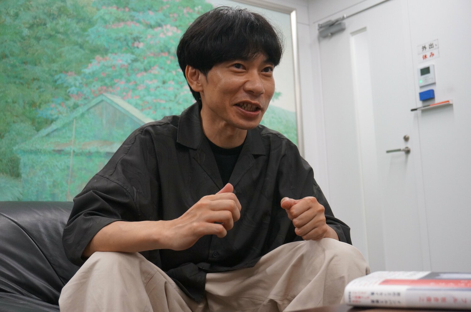 (2ページ目) インパルス板倉俊之「車中泊にはロマンがある。“基地ごっこ”の延長というか」人生を変えたハイエースとの出会い｜オリジナル