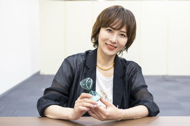 鈴木砂羽　撮影／三浦龍司（2/8）