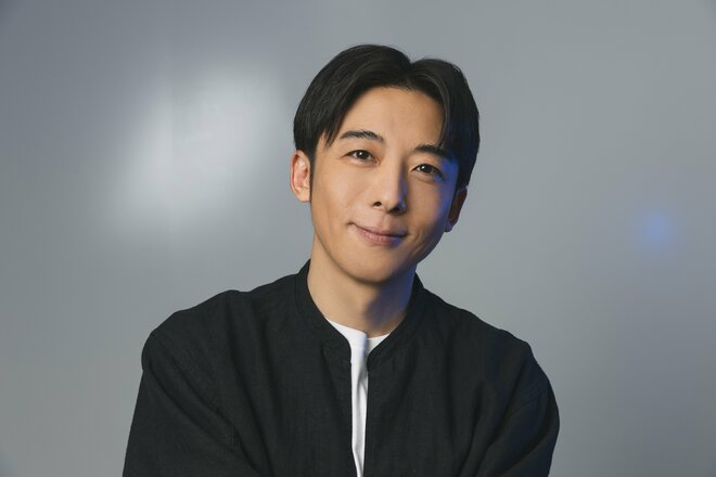 高橋一生　撮影／有坂政晴　ヘアメイク／田中真維（MARVEE）　スタイリスト／秋山貴紀（A inc.）（5/10）