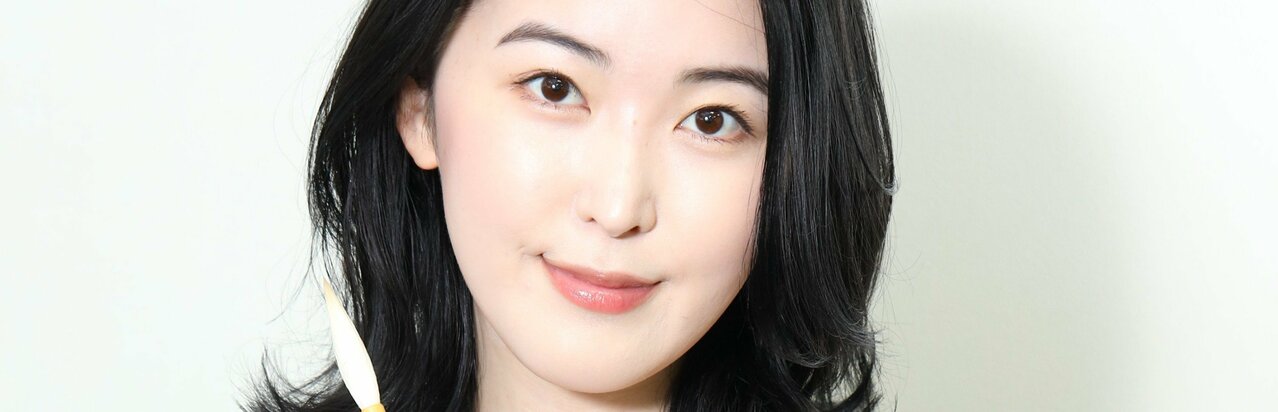 俳優で書道家、元グラドル・おしの沙羅、こころの処方箋にしている一文字について語る「“不幸”の反対は“幸せ”じゃなく“楽”だと思う」}