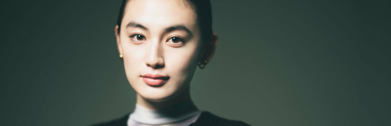 「自然に涙が溢れてきたんです」八木莉可子が草なぎ剛主演のドラマ『終幕のロンド』台本を読んで泣いてしまった理由とは？　中学では「“ポカリ先輩”って呼ばれていました（笑）」}