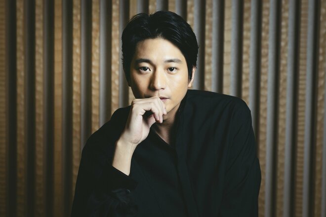 向井理　撮影／有坂政晴　ヘアメイク／宮田靖士　スタイリスト／外山由香里（7/10）