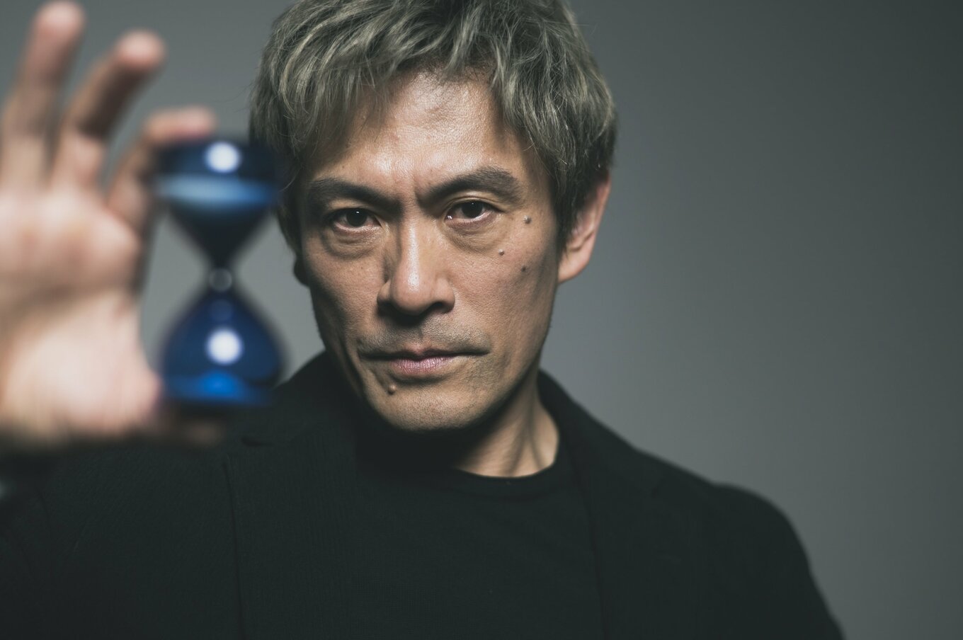 内野聖陽「とにかく“贖罪”の思いだけで生きてる感じ」“演じるのが相当ハード”と感じた謎の老人役｜オリジナル｜インタビューサイト 双葉社 THE CHANGE