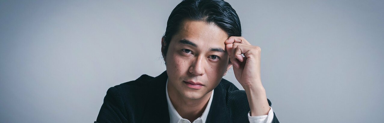 ｢もともと不器用でかなり緊張する｣東出昌大が深く潜れる『サド侯爵夫人』、舞台の良さは｢結局“飲みに行く”ということだったりするんですけど(笑)」}