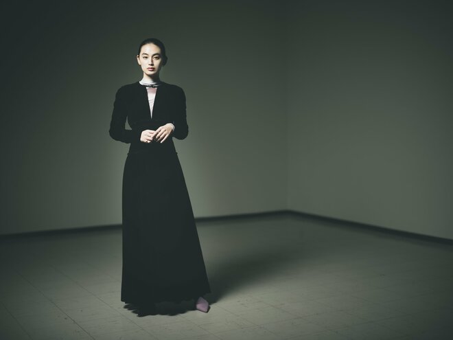 八木莉可子　撮影／冨田望　ヘアメイク／本岡明浩　スタイリスト／Shohei Kashima（1/6）