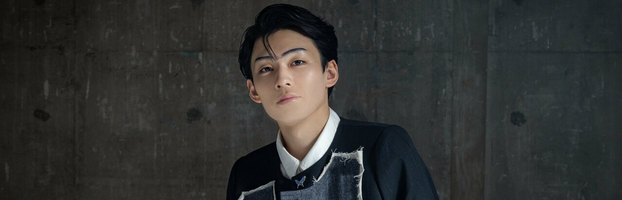 「妹にも“おじさん”って言われてます｣市川染五郎が明かす二十歳の変化、｢恥ずかしかった｣学生服、｢飽きちゃいました｣大人の味、｢ヤクザとかやってみたい｣憧れも}