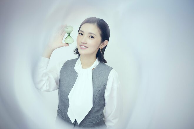 星野真里　撮影／笹原清明　ヘアメイク／佐々木篤　スタイリスト／ヨシノ（2/5）