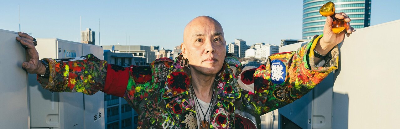 詩人・三代目魚武濱田成夫がパソコンも持たずに完成させた448ページの詩集「詩が出来あがるたびに原稿をセブンイレブンから出版社にファックスで送るんです」}