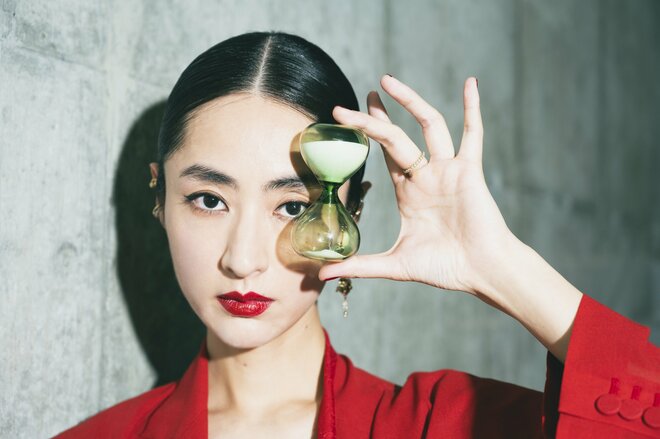 シシド・カフカ　撮影／冨田望　スタイリスト／多木成美　ヘア／MAYUMI　メイク／SAKURA（4/8）