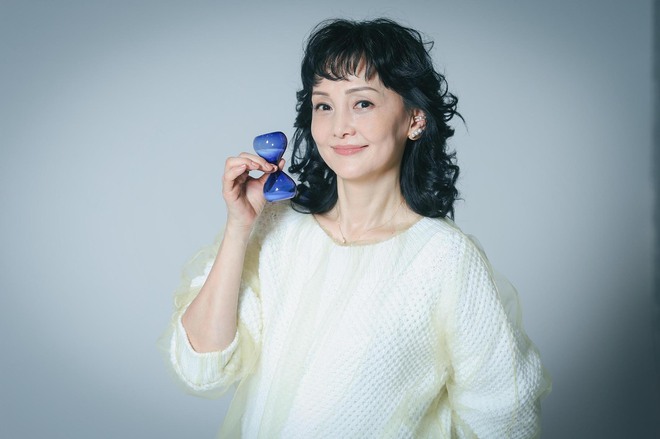 南果歩　撮影／有坂政晴　ヘアメイク／黒田啓蔵（K-Three）　スタイリスト／坂本久仁子（7/10）