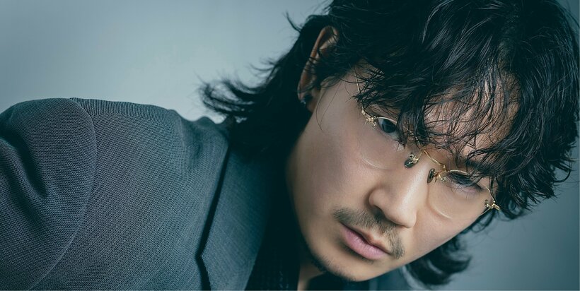 綾野剛「僕は役のマネージャーのような感覚」撮影現場に魅了される理由は「“ひとりではできない”が一番おもしろい」}