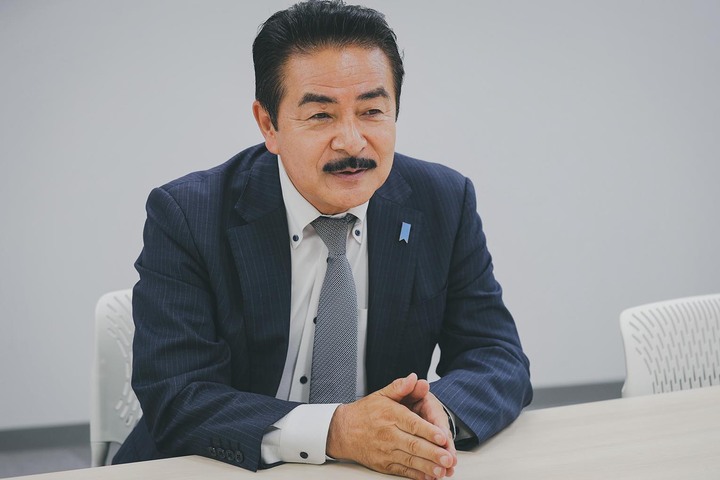 「史上最大のいい加減な作戦」を生き抜いた“ヒゲの隊長”こと佐藤正久の中東奮闘記 「ヒゲがないと拉致される危険もあった」 