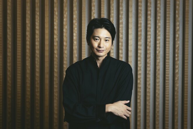 向井理　撮影／有坂政晴　ヘアメイク／宮田靖士　スタイリスト／外山由香里（2/10）