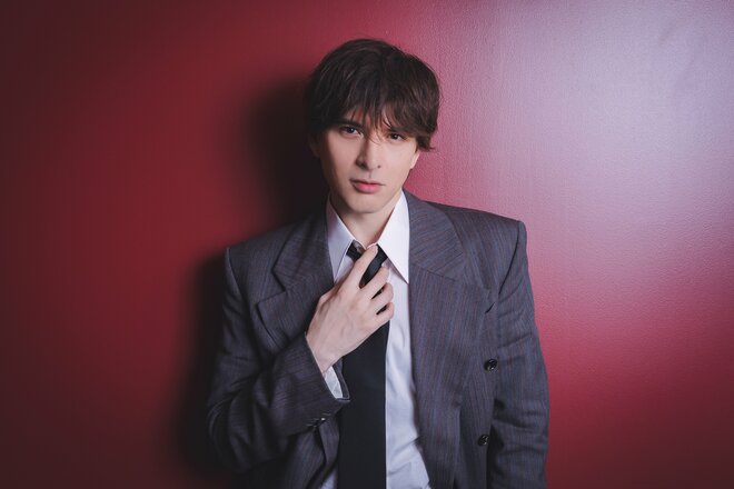 城田優　撮影／有坂政晴　ヘアメイク／Emiy(エミー)【Three Gateee LLC.】　スタイリスト／黒田領（2/5）