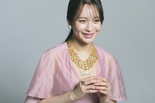 野崎萌香　撮影／冨田望（9/10）