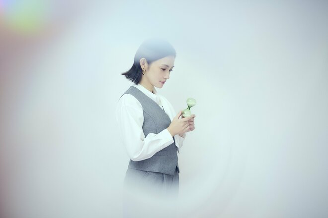 星野真里　撮影／笹原清明　ヘアメイク／佐々木篤　スタイリスト／ヨシノ（3/5）