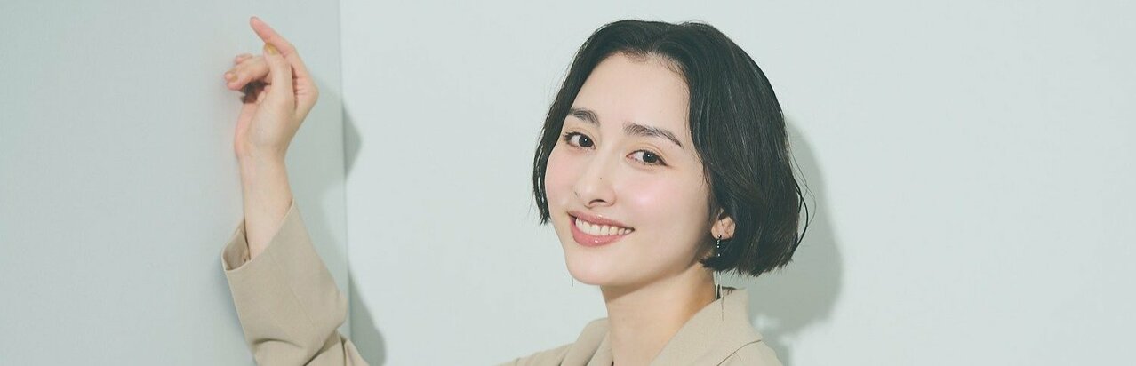 早見あかり｢腹くくりました！｣初の不倫モノ、25センチの断髪と｢わんぱく少年(笑)｣伊藤健太郎との『一緒にごはんをたべるだけ』の関係}
