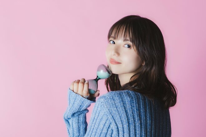 齋藤飛鳥　撮影／有坂政晴　ヘアメイク／猪股真衣子（TRON）　スタイリスト／市野沢祐大（TEN10）（5/9）